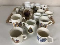 A tray of commemorative Goss china, mugs,