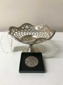 A sterling silver comport bearing Birmingham hallmarks, dated 1907,