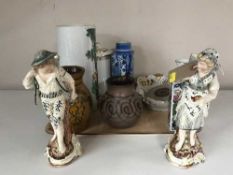 A tray of pottery vases,