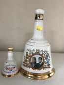 A Wade Bell's Whisky commemorative decanter, Marriage of Prince Andrew & Sarah Ferguson 1986, 75cl,