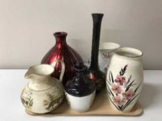 Two trays of assorted collector's and wall plates,