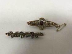 An Edwardian 9ct gold brooch set with seed pearls and malachite,