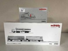 A Marklin 37652 diesel locomotive together with a 47322 refrigerated car set (HO Scale),