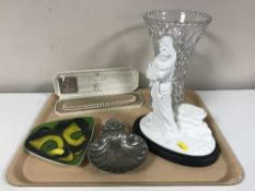 A box of shell dish, boxed Lotus Fashion pearls,