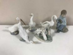 A tray of Nao figure and five Nao swan figures