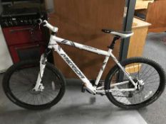 A gent's Merida cross way mountain bike