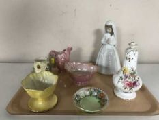 A tray of four pieces of Maling,