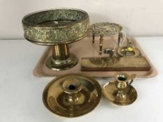 A tray of assorted brass ware - embossed comport, trivet,