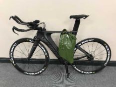 A Specialised Shiv triathlon bike : Frame size S, crosswind-optimised airfoils,