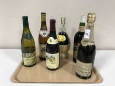 A tray of six bottles of alcohol - Shooting lodge port, Pomagne Champagne cider delux,