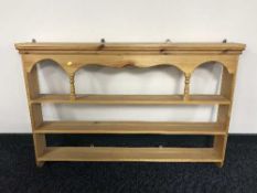 A pine plate rack