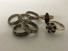 A quantity of gold and silver rings