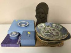 A tray of two boxed Wedgwood plates, Wedgwood jasper ware, pottery figure of a girl,