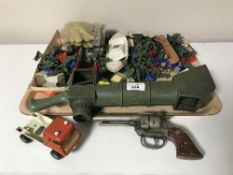 A tray of a quantity of plastic army men,