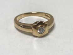 18ct ring 4.3 grams .