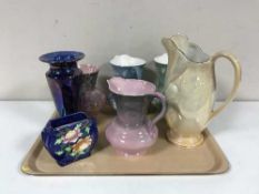 A tray of seven pieces of Maling