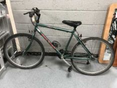 A gent's Raleigh boulder mountain bike
