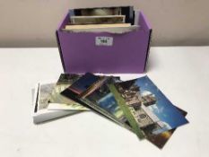 A large quantity of twentieth century fine art postcards,