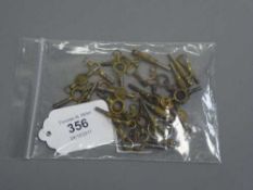 A quantity of old pocket watch keys (Q)