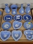 A tray of thirteen pieces of Wedgwood jasper ware