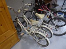 Two lady's Wayfarer folding cycles