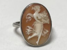 Antique cameo ring in 18ct white gold band.