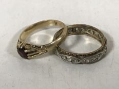 A 9ct gold garnet ring,