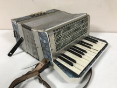 A Universal Model Perfect Tone accordion