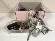 A box of a large quantity of costume jewellery,