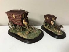 Two Leonardo figures on plinths - Gypsy caravans