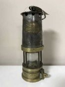 A safety miner's lamp