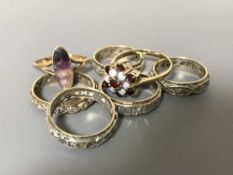A quantity of gold and silver rings
