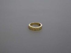 18ct half eternity ring with eight stones 5.