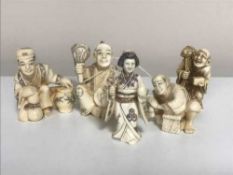 Five Japanese carved netsukes (5)