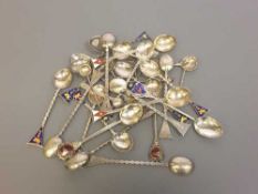 A quantity of Indian silver caddy spoons,