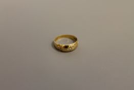 An antique 18ct gold diamond set ring, 2.
