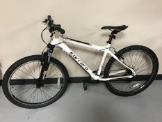 A Carrera Valour gent's mountain bike