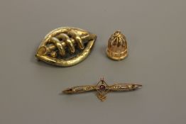 A 9ct gold bird cage charm, 4.