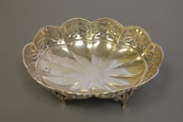 A pierced silver basket, William Base & Sons, Birmingham 1923,