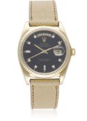 A GENTLEMAN'S 18K SOLID GOLD & DIAMOND ROLEX OYSTER PERPETUAL DAY DATE WRIST WATCH CIRCA 1986,
