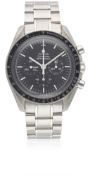 A GENTLEMAN'S STAINLESS STEEL OMEGA SPEEDMASTER PROFESSIONAL CHRONOGRAPH BRACELET WATCH CIRCA