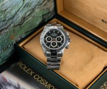 A GENTLEMAN'S STAINLES STEEL ROLEX OYSTER PERPETUAL COSMOGRAPH 