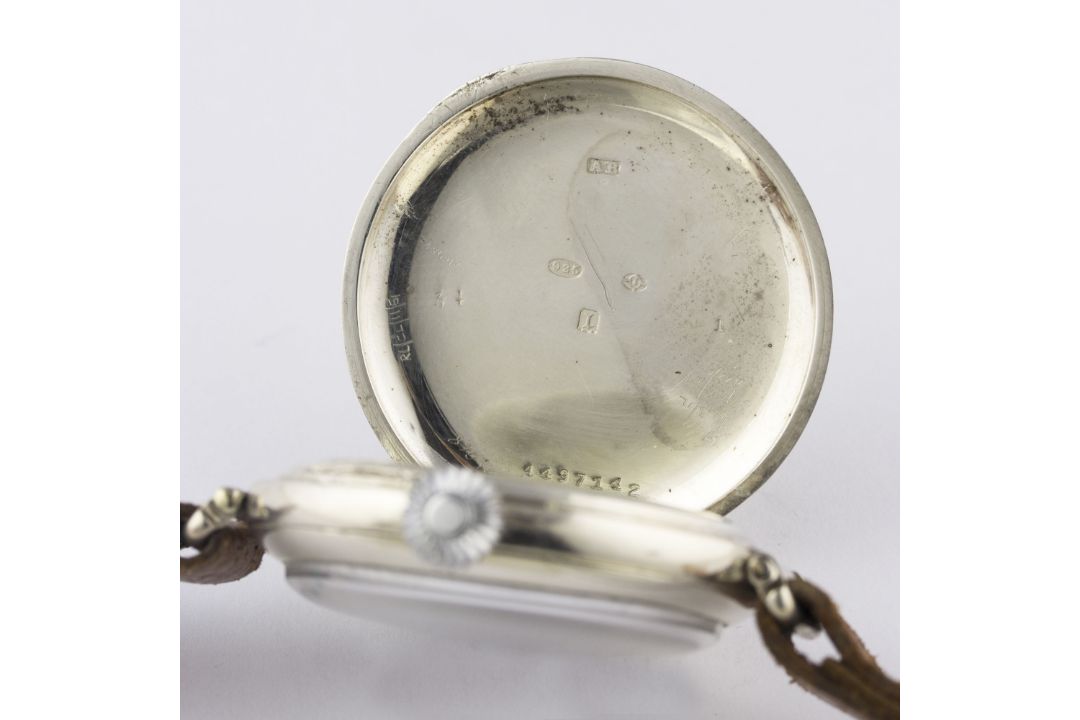 A GENTLEMAN'S SOLID SILVER LONGINES "OFFICERS" WRIST WATCH CIRCA 1920s, WITH ENAMEL DIAL Movement: - Image 10 of 13