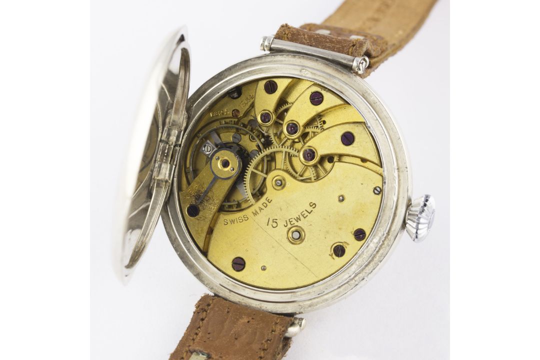 A GENTLEMAN'S SOLID SILVER LONGINES "OFFICERS" WRIST WATCH CIRCA 1920s, WITH ENAMEL DIAL Movement: - Image 8 of 13