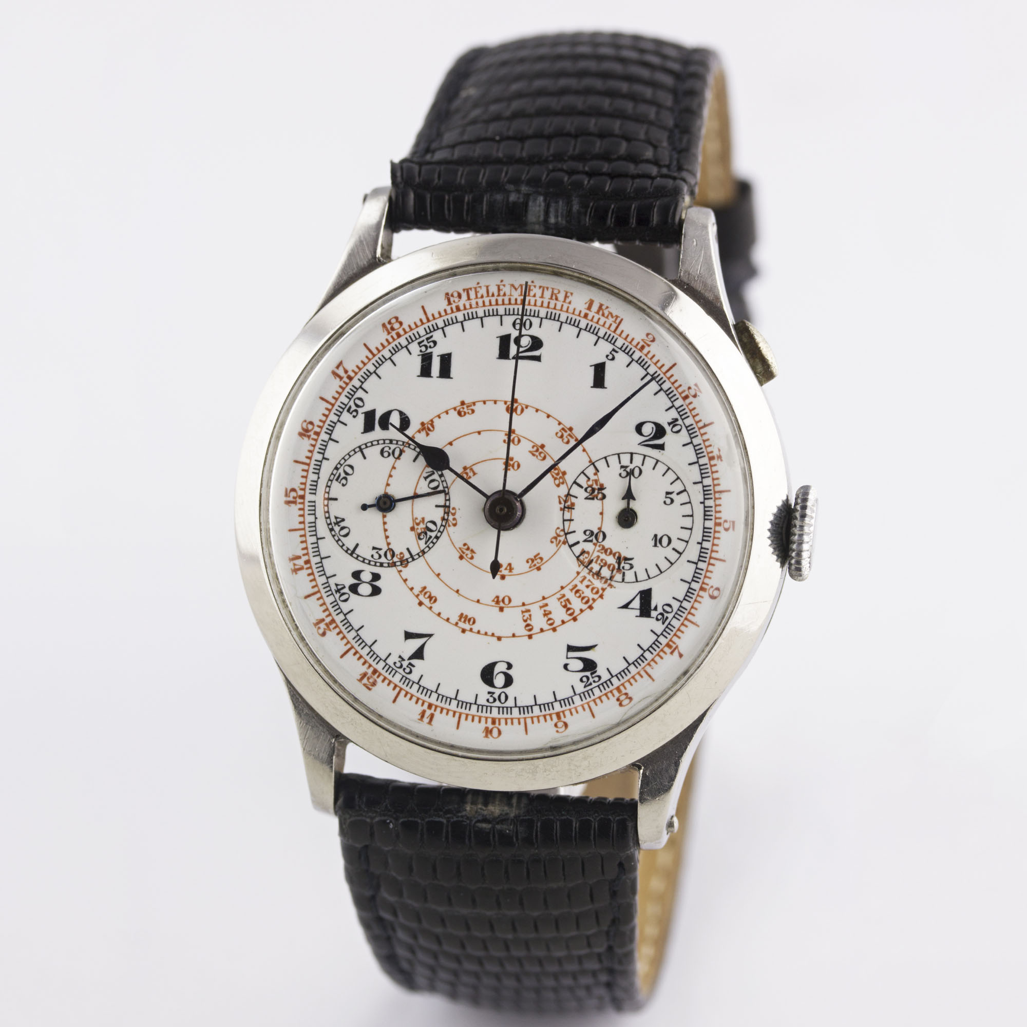 A GENTLEMAN'S LARGE SIZE STAINLESS STEEL SINGLE BUTTON CHRONOGRAPH WRIST WATCH CIRCA 1930s, WITH - Image 2 of 10
