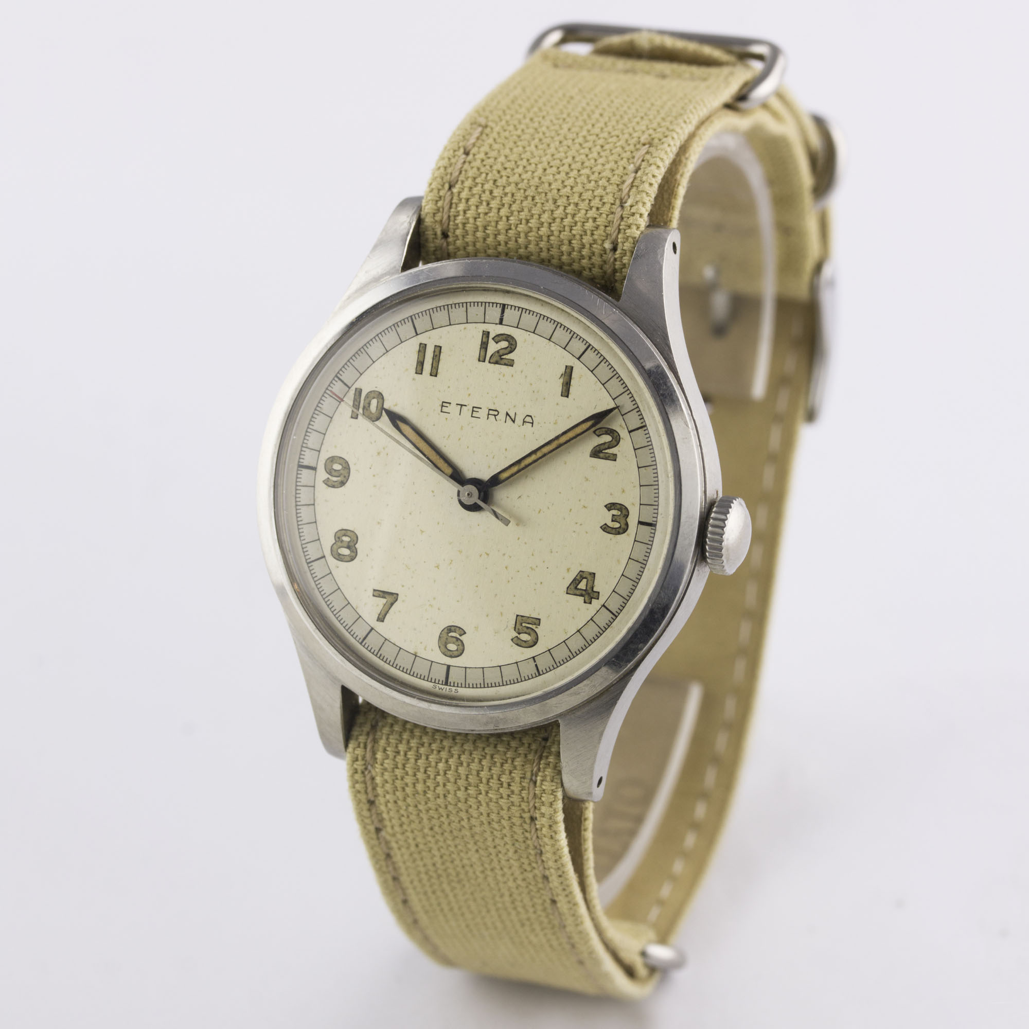 A GENTLEMAN'S LARGE SIZE STAINLESS STEEL ETERNA WRIST WATCH CIRCA 1940s, WITH TWO TONE SILVER DIAL - Image 4 of 10
