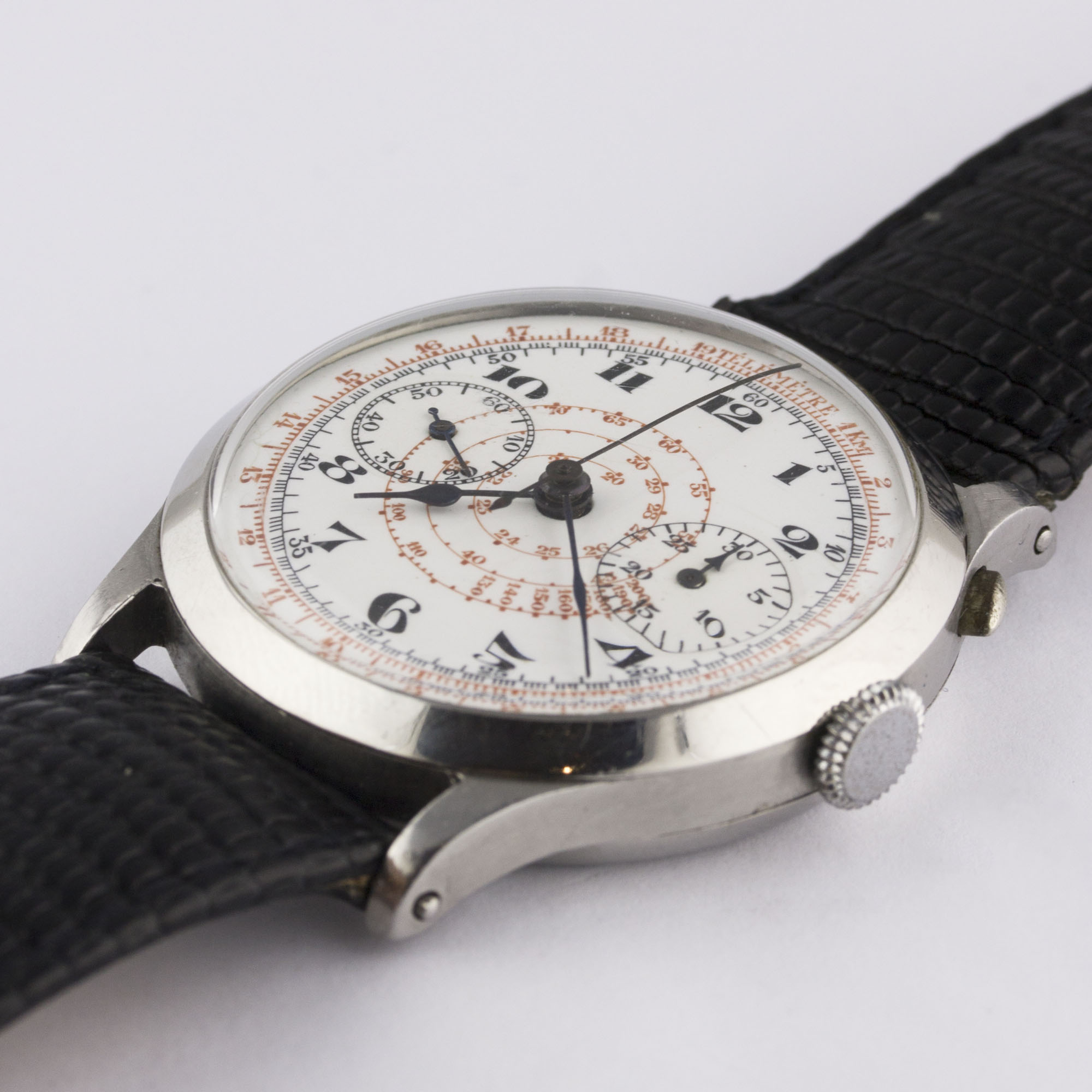 A GENTLEMAN'S LARGE SIZE STAINLESS STEEL SINGLE BUTTON CHRONOGRAPH WRIST WATCH CIRCA 1930s, WITH - Image 3 of 10