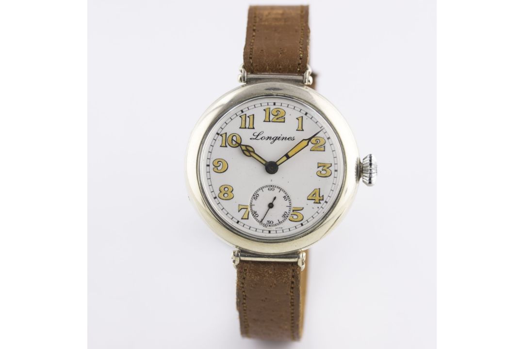 A GENTLEMAN'S SOLID SILVER LONGINES "OFFICERS" WRIST WATCH CIRCA 1920s, WITH ENAMEL DIAL Movement: - Image 2 of 13