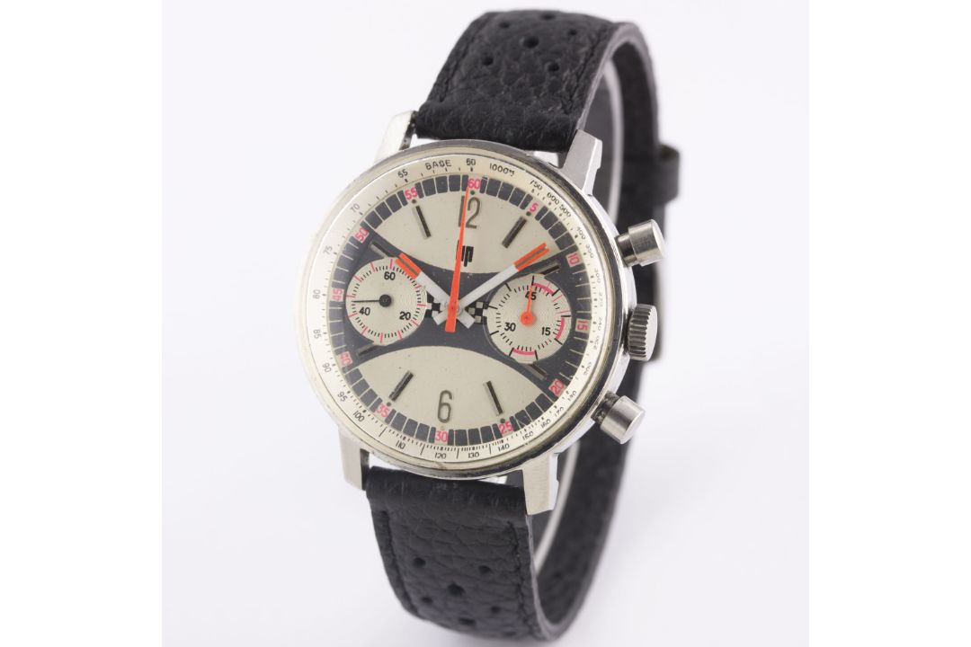 A RARE GENTLEMAN'S LARGE SIZE STAINLESS STEEL LIP CHRONOGRAPH WRIST WATCH CIRCA 1970, WITH " - Image 5 of 11