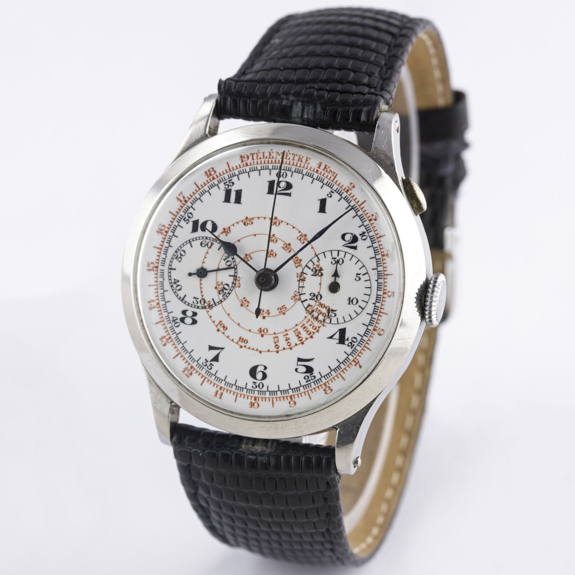 A GENTLEMAN'S LARGE SIZE STAINLESS STEEL SINGLE BUTTON CHRONOGRAPH WRIST WATCH CIRCA 1930s, WITH - Image 4 of 10